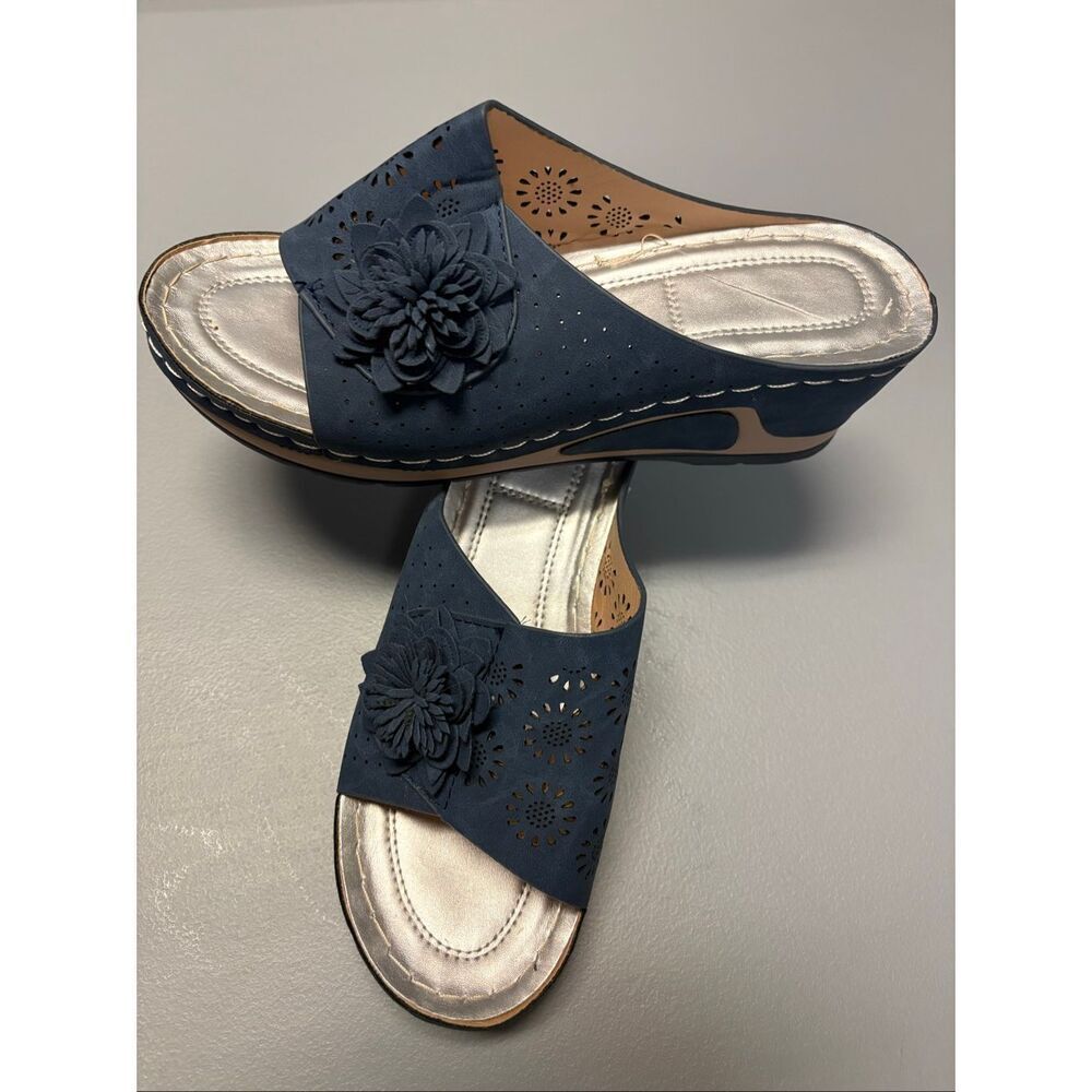 Faux suede leather blue flower sandals size 7.5 - Picture 4 of 7